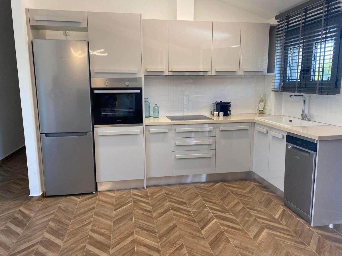 Marble Luxury Suites Karteros Eksteriør bilde