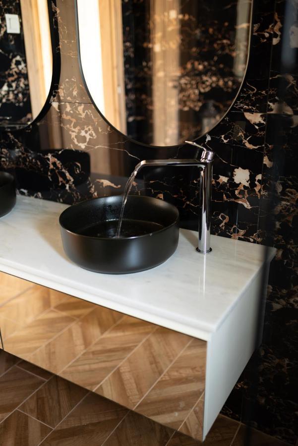 Marble Luxury Suites Karteros Eksteriør bilde