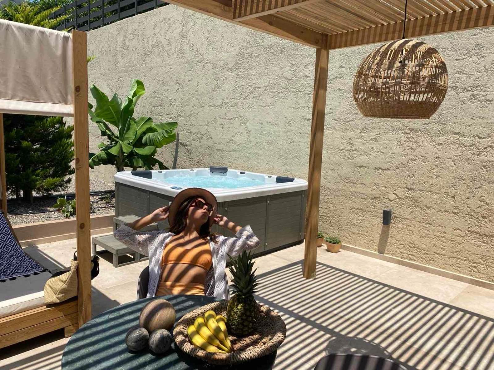 Marble Luxury Suites Karteros Eksteriør bilde