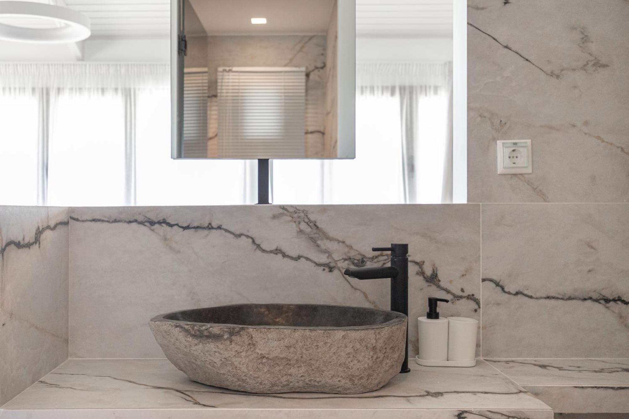 Marble Luxury Suites Karteros Rom bilde